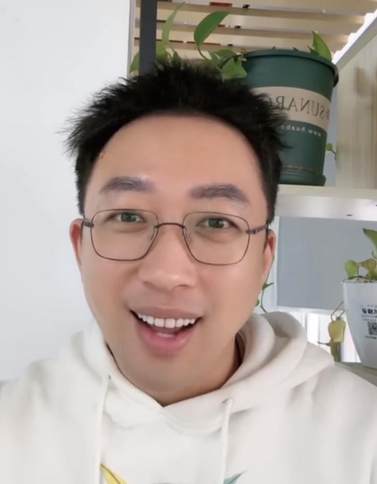有网友问于正看《向阳花》了吗
于正回复说“惭愧，我食言了”，前段时间陈晓离婚，赵