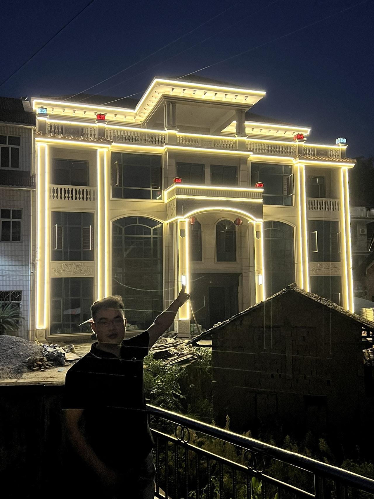 要做全村最靓的仔就是有点费电