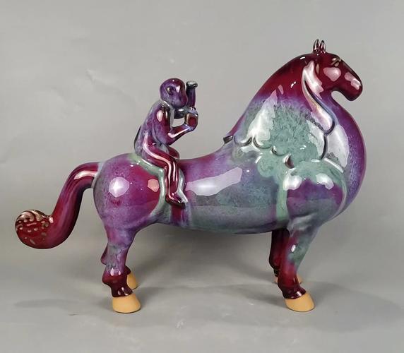 【马年的彩头挺有说法】
1）马上封侯！猴年出生的人，有福了。
2）马上发财！财神