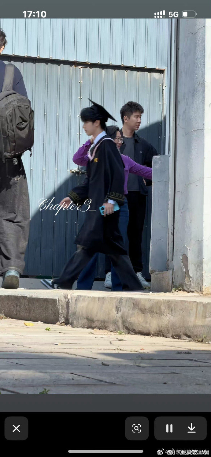 时代少年团偷偷藏不住时代少年团超不经意露出 时代少年团超不经意露出，合格的代言人