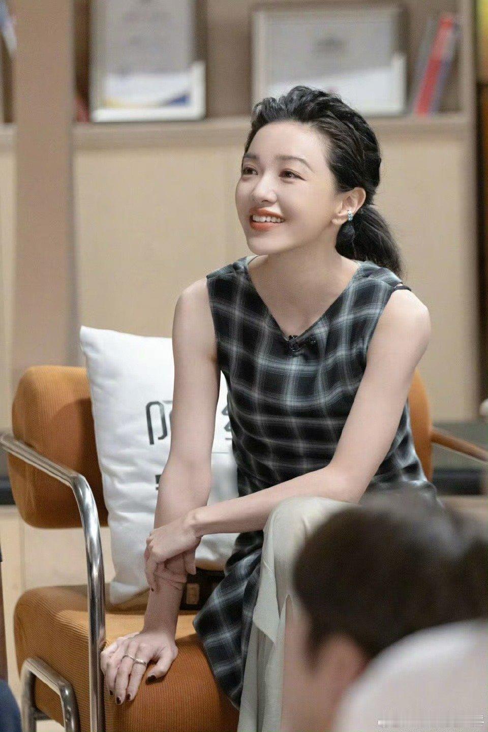 郭采洁这岁数也够几个前任了 年龄从不是感情的度量衡，郭采洁的过往里，有过五年深情