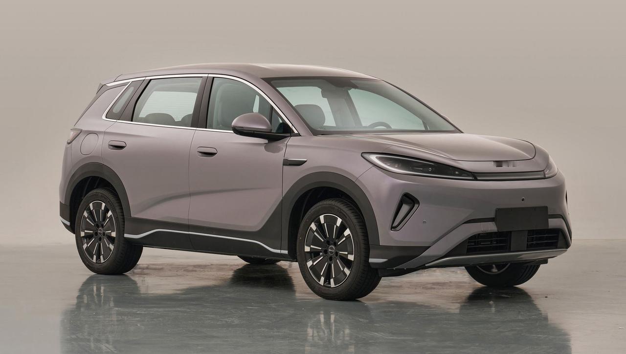 工信部第403批次审批新车：比亚迪海狮05纯电车型