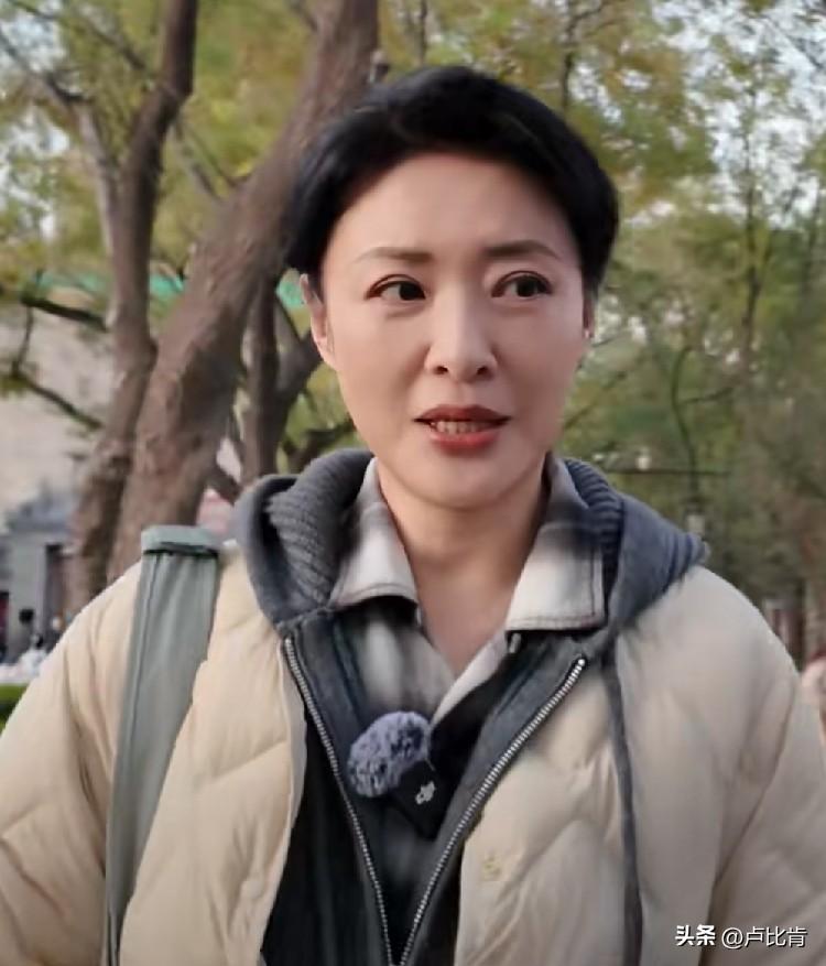 周涛，来自安徽淮南，顶尖的节目主持人，年轻时非常漂亮，清秀灵动，现今虽年近花甲，