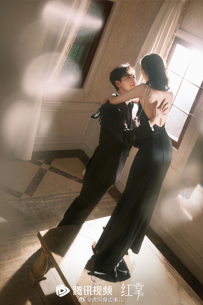 关晓彤陈星旭高干文男女主关晓彤陈星旭先婚后爱感 看完红掌杀青大片脑子里全是剧情，