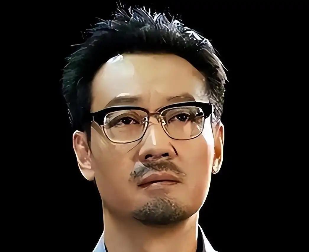 2025年5月朱媛媛因癌症离世，辛柏青深陷悲痛，推掉含悼亡戏份的话剧，身形消瘦。