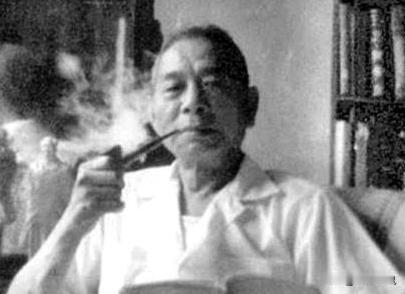 1980年，我国洲际导弹首次发射，但计算弹头的落脚点却难住了众多科学家，一位扫了