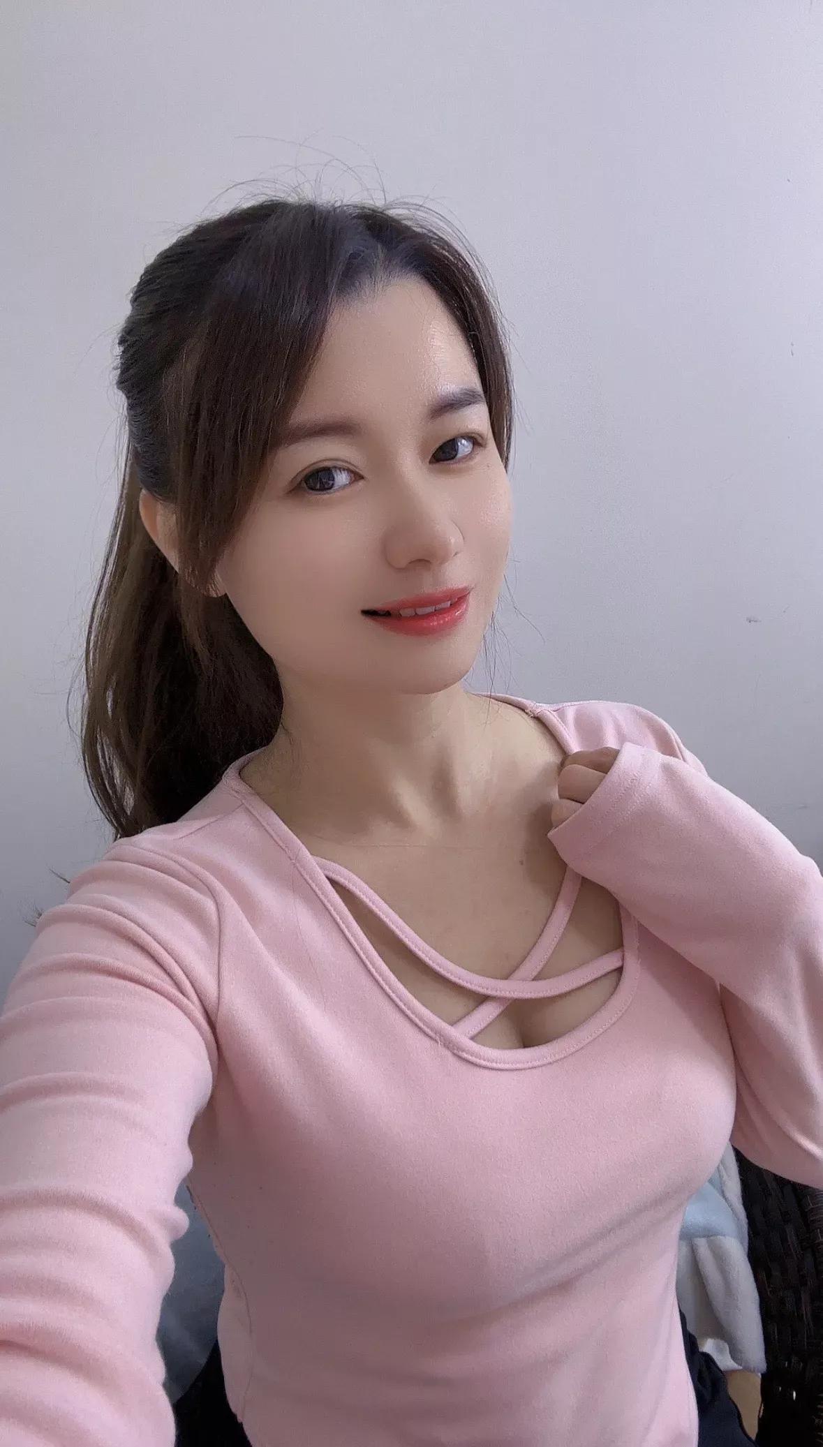 过年回农村老家，发现了一个奇怪的现象，让我觉得灵魂缺了点什么。

六七十岁的这波