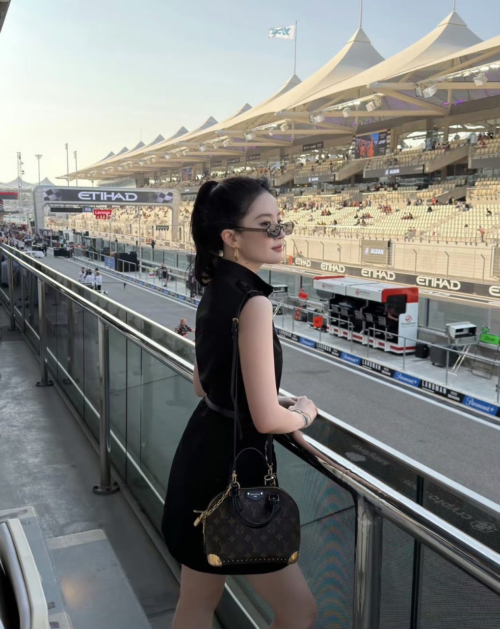 刘亦菲赛道首秀刘亦菲首次下f1赛道 女神你轻点帅🥹 ​​​