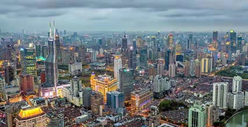上海市16个下辖市辖区GDP对比，浦东新区超过1.8万亿元！2025 年上海市全
