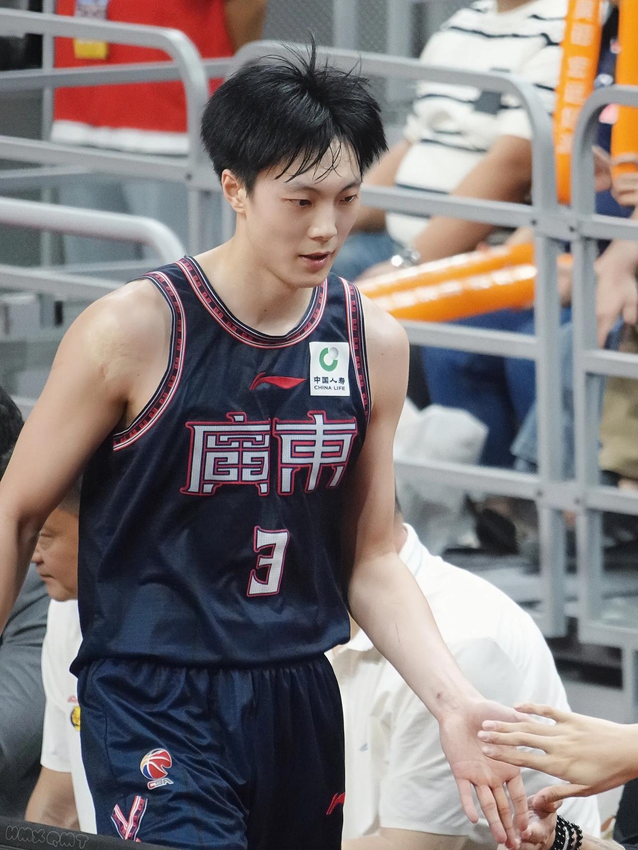 广东宏远男篮战胜四川男篮，这两点表现不错，球队实力更强了

1、内线表现出色
全