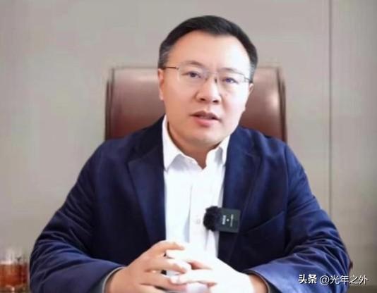 任泽平终极预判：AI不是风口是海啸！十年最大产业行情才刚起步

不少人盯着AI板
