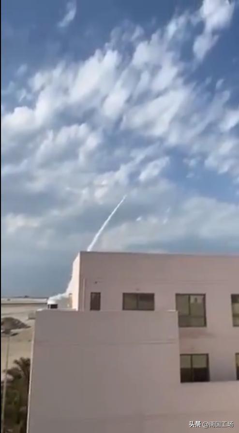 央视新闻报道称，伊朗武装部队哈塔姆·安比亚中央司令部发言人当地时间8日晚表示，如