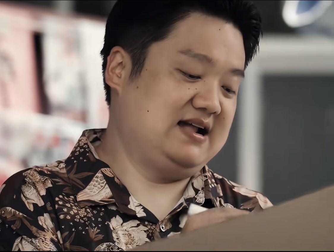 李四团打薛团长，是因为听了舅舅胡说的，而舅舅记忆有偏差，到最后也没人告诉四团忆秦