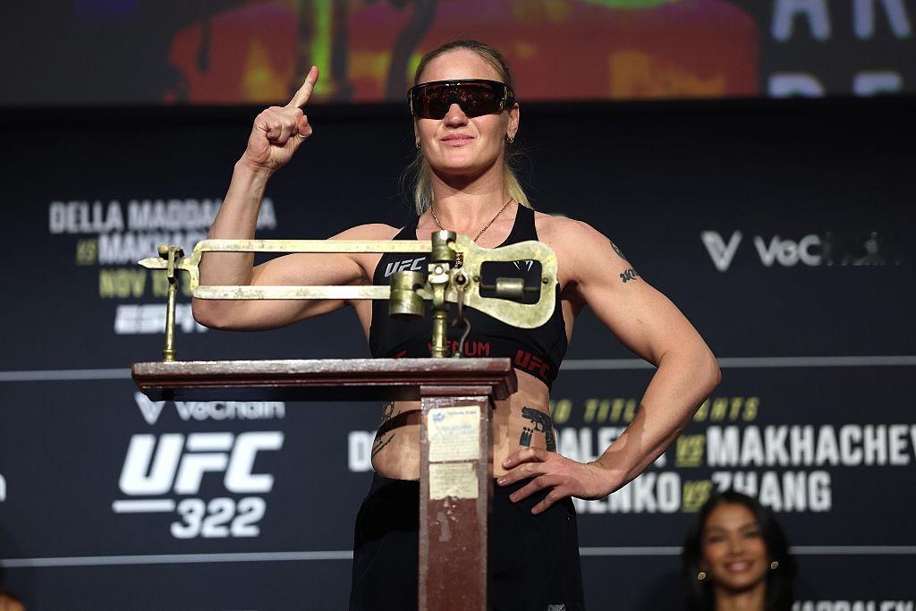 一场绝无仅有的、两位正值技术、体能巅峰的统治级冠军之间的碰撞——舍甫琴科VS张伟