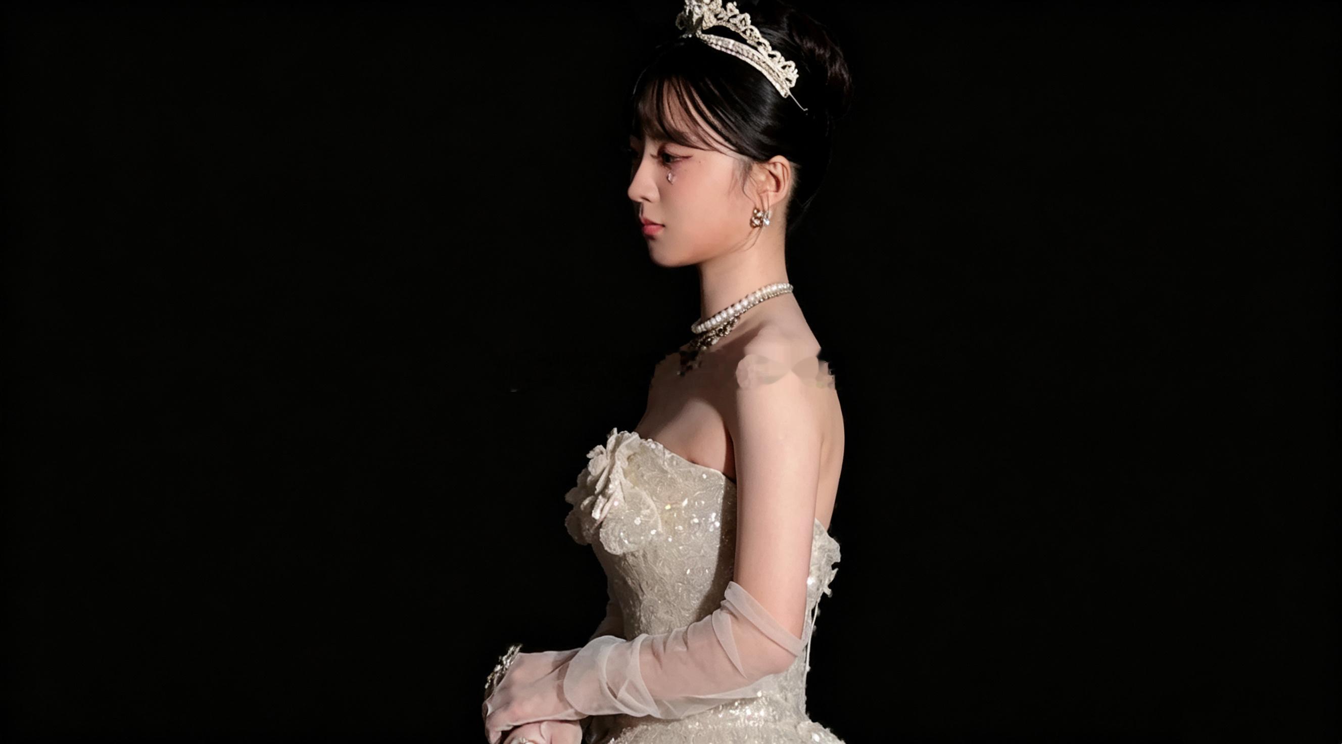 1️⃣6️⃣岁的花季少女🌷My Princess👸🏻𝑤𝑖𝑛𝑑 ☁️