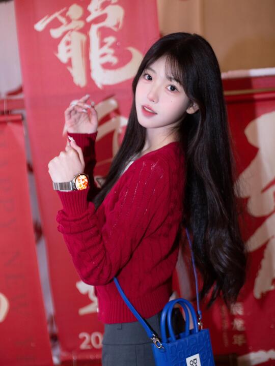 在华为新春集市人间逢小年