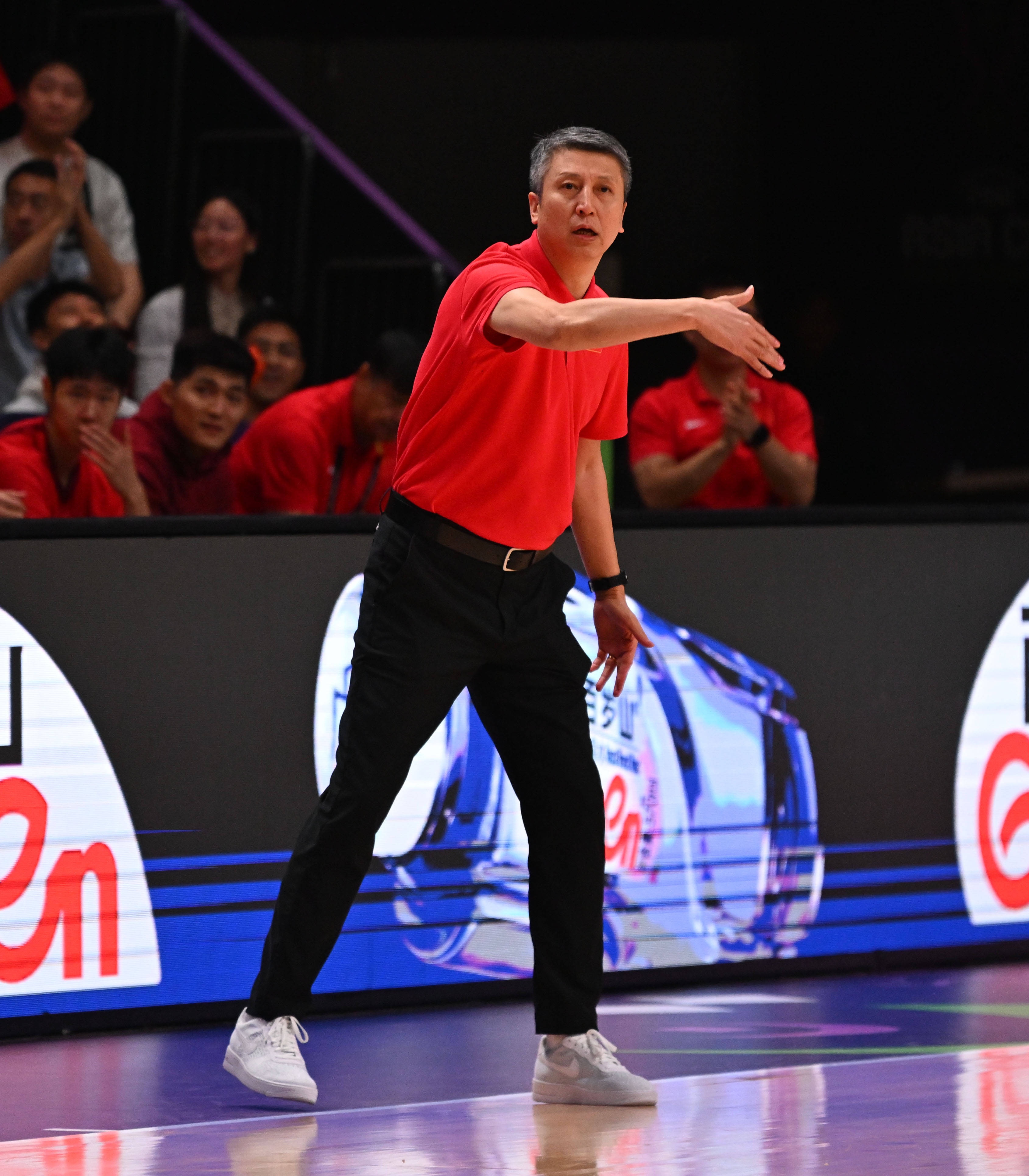 媒体人：男篮仅除夕放假半天 训练氛围不错 但压力还是很大的