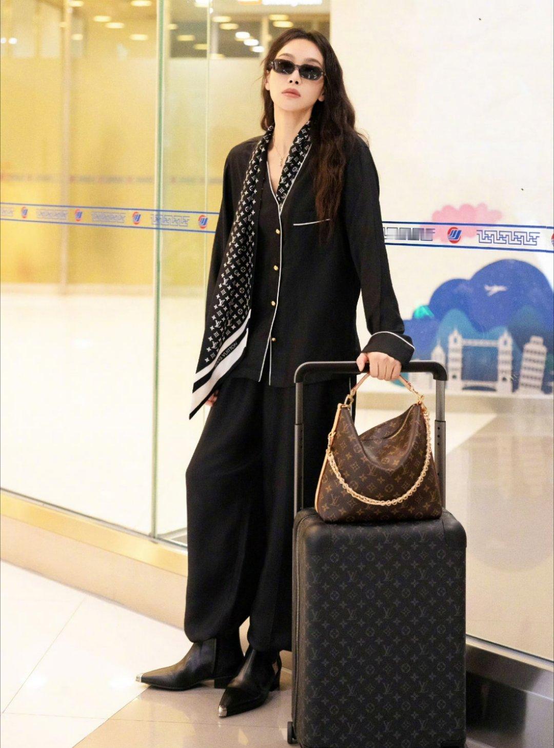 怎么会有人穿睡衣都这么帅啊，酷酷的大美人宋茜！ 