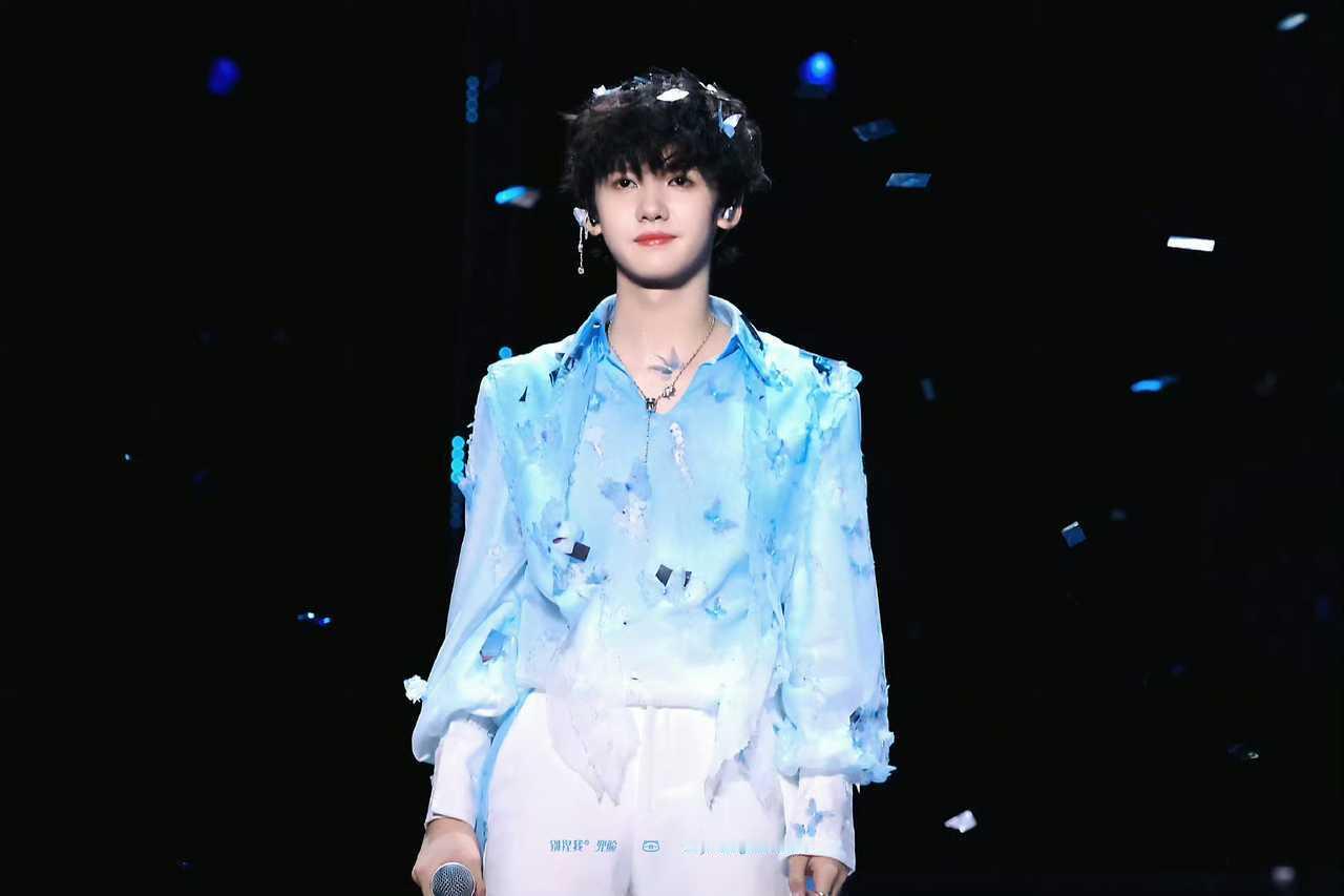 时代峰峻回应张奕然分班实力很好很坚定不断在进步的domi宝宝和超级有爱的然家屯！