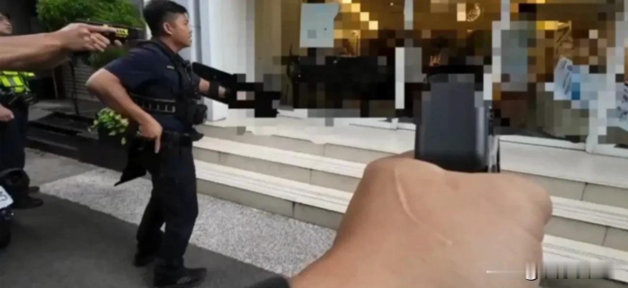 今日下午3点左右，阳明交通大学一名林姓教授，在新竹市三民路一处音乐教室内持刀袭击