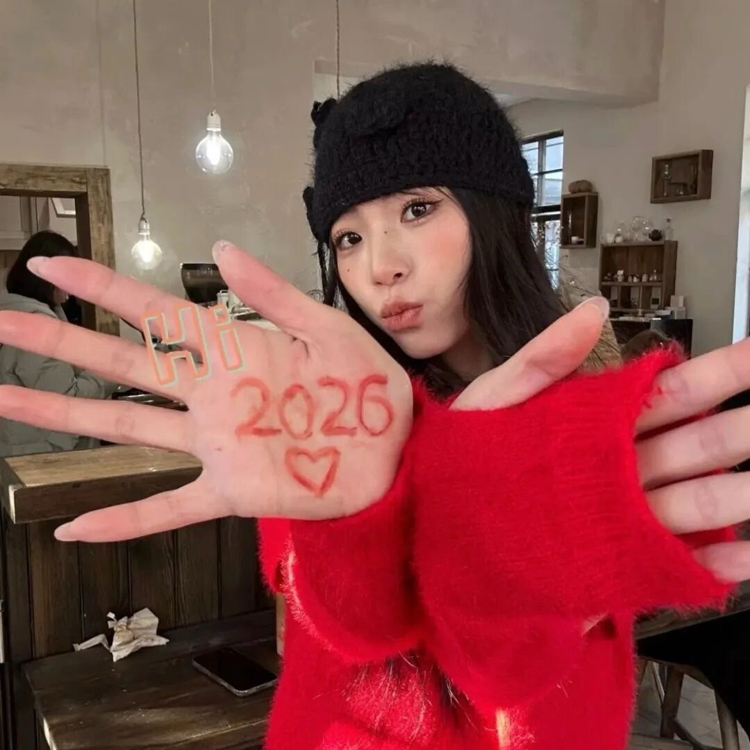 𝑴𝒐𝒏𝒆𝒚 𝑭𝒊𝒓𝒔𝒕  除了恋爱，什么都可以跟我谈。 