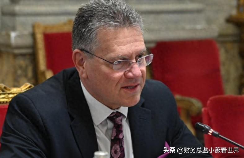 欧盟现在很焦虑，据说向中方提交了2000份稀土申请，才过了一半。中美谈妥后，欧盟