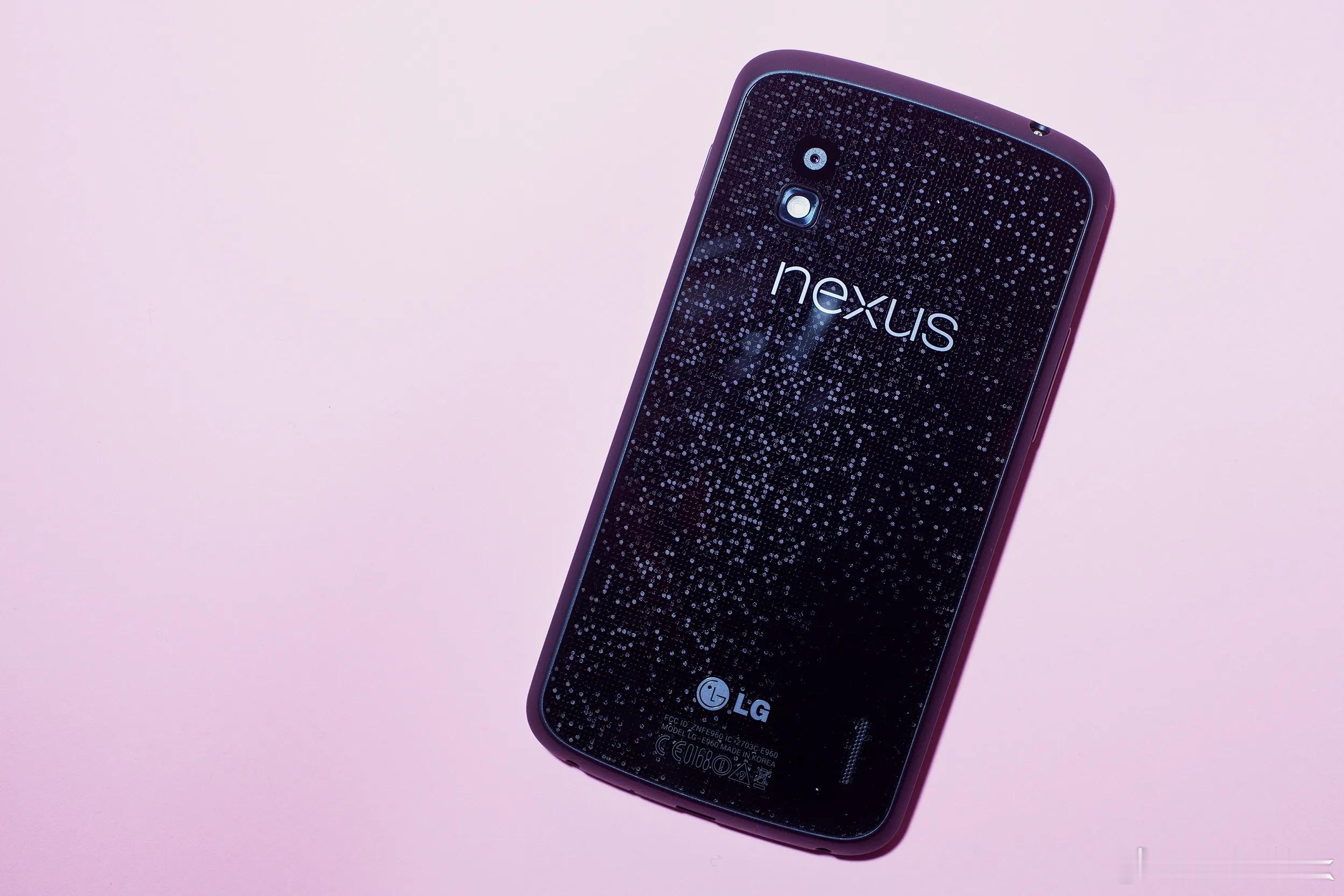 当年有用过谷歌Nexus 4的小伙伴吗？[doge][doge][doge]刚开
