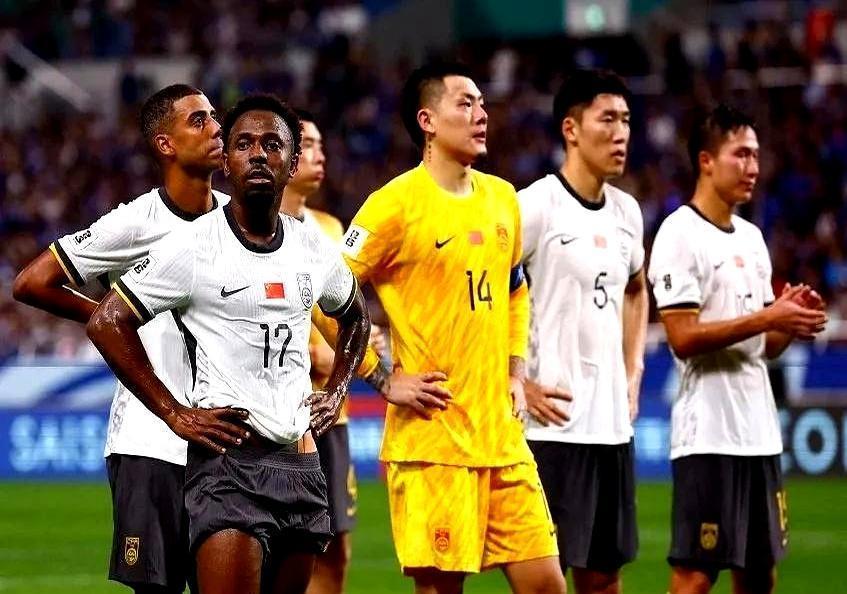 越南媒体赛前把中国队骂成“走火入魔”，说咱们没风格、怕输球、踢得像无头苍蝇，还放