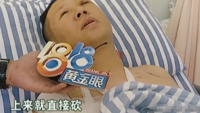 “恶人自有恶人磨”！2017年，杭州萧山，一名男子在KTV内强迫女服务员给自己提