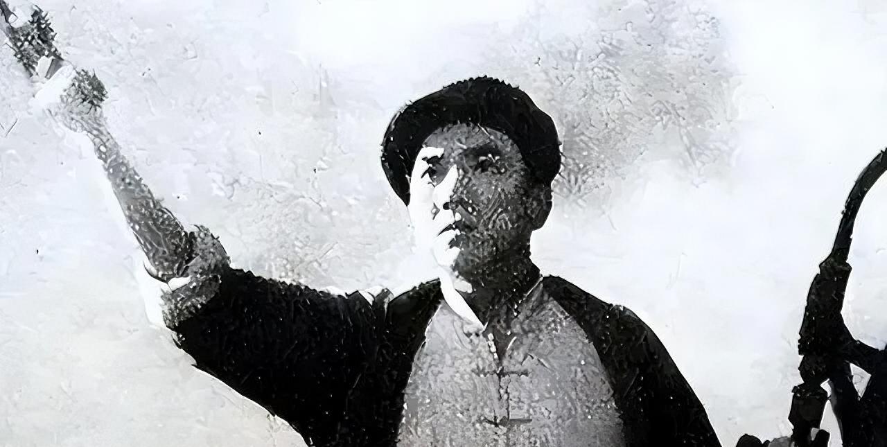 1945年8月日本投降，临城车站上演震撼一幕，千余名日军向不足百人的鲁南铁道大队