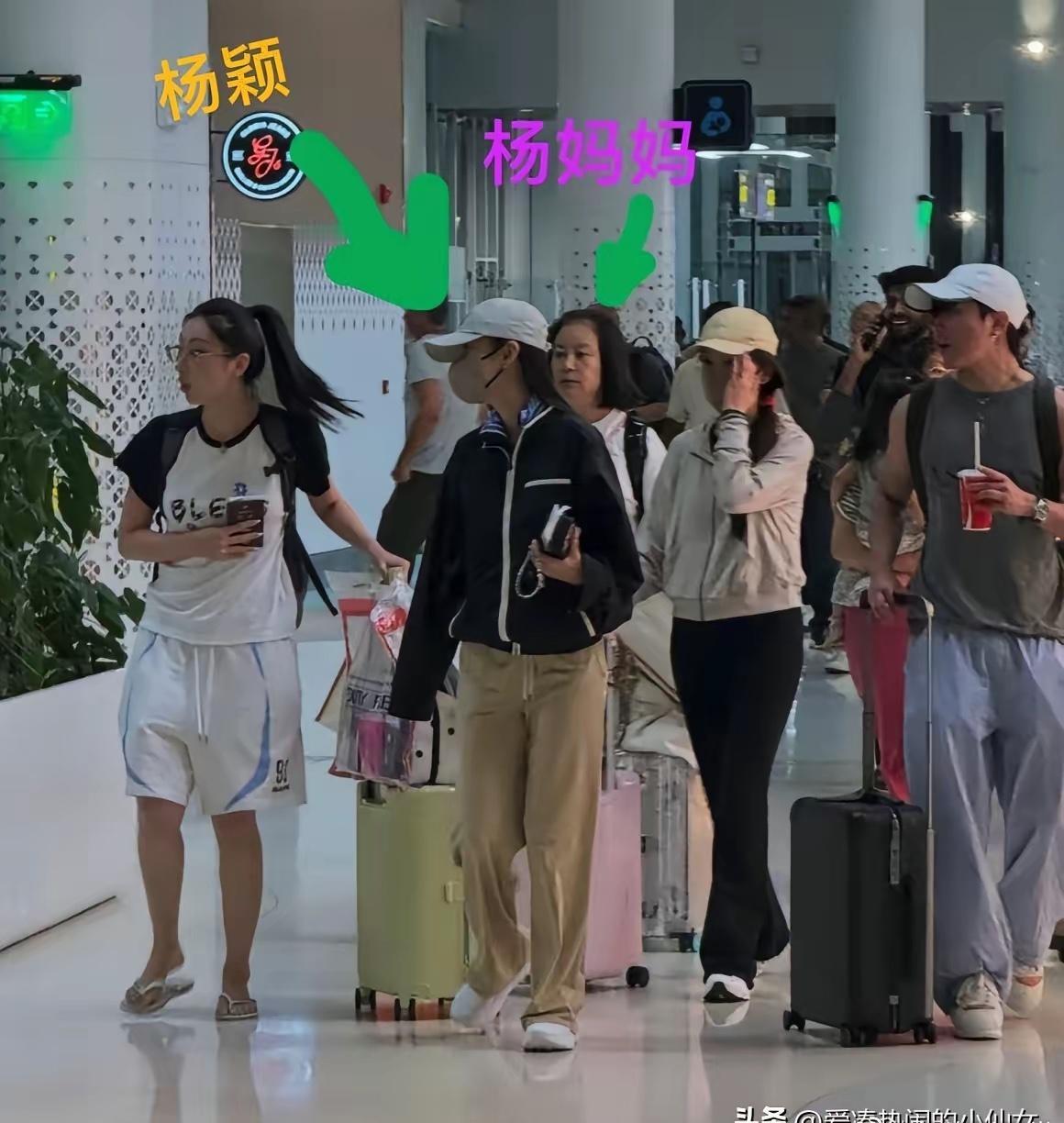 angelababy全家马代归来，妈妈一身名牌、拖鞋吸睛，同行网红成群结队很热闹
