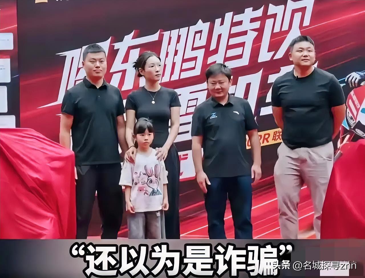 这就是命！重庆，一男子深夜陪媳妇打针，因为熬了夜，就直接买了一箱饮料提神，万万没