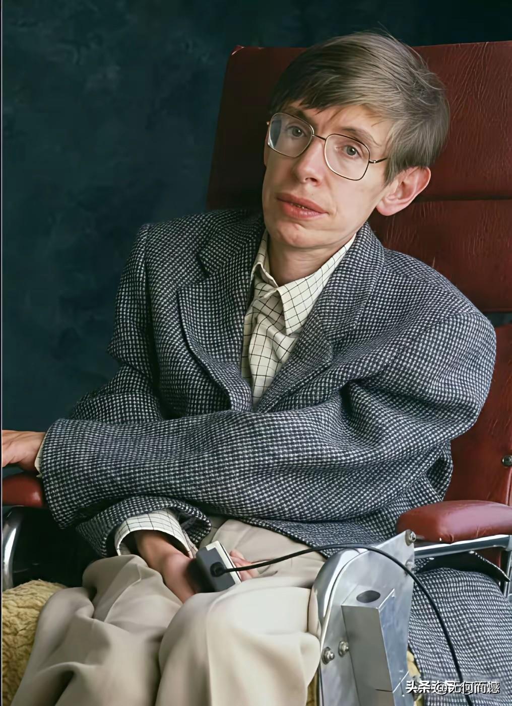 霍金年轻的时候病情不是很严重，虽然身体看起来很虚弱，年纪轻轻就坐上轮椅了，但是感