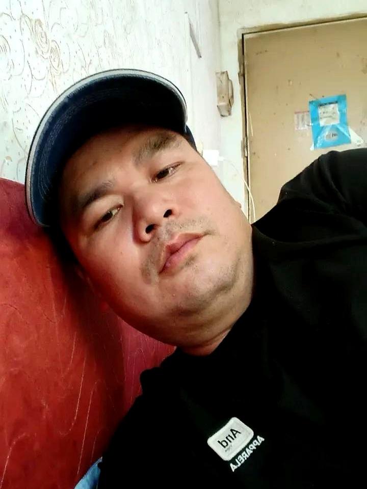 离了五年了，前岳父走了让我回去披麻戴孝，这该去吗？
昨天接到电话我都懵了，说是老