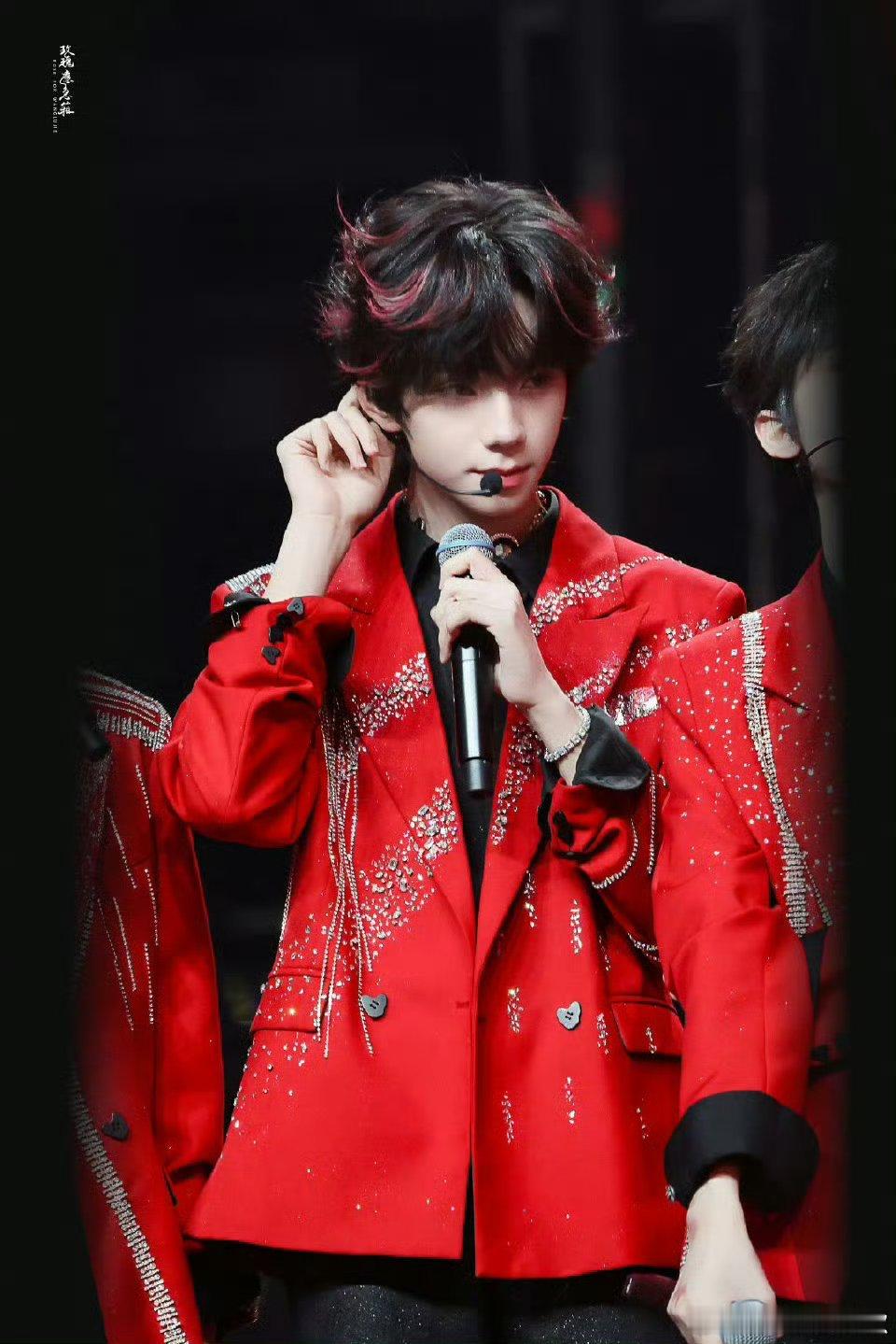 王橹杰荣耀之战站姐出图橹橹的脸时代峰峻上保险吧！ 