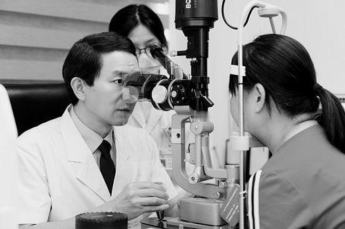 【拍一张眼底照片，30秒可筛查6种代谢病】只需给眼睛拍一张眼底照片，30秒内就能