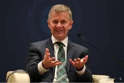 针对中国，挪威前部长说出实情！
近日，挪威环境与国际发展部长埃里克·索尔海姆在一