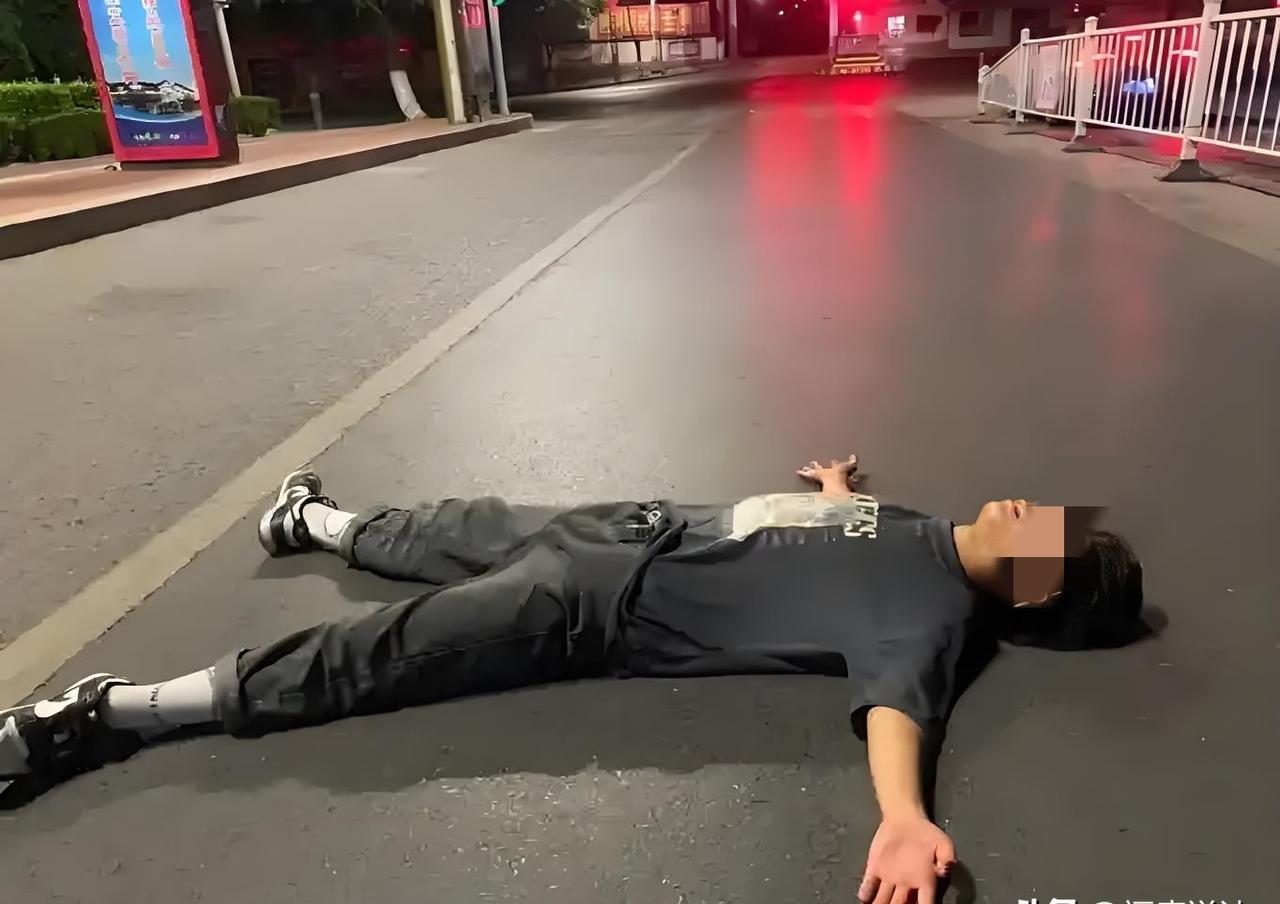 请假后喝酒死了，

单位要赔钱？

法院说不，这事真得讲清楚。

鞍山铁西区法院