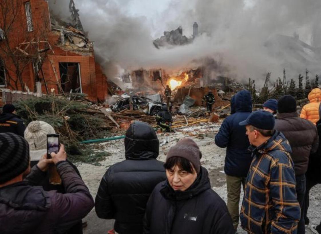 在俄乌战争即将进入第五年之际，俄罗斯2月22日夜间向乌克兰发动大规模空袭，发射5