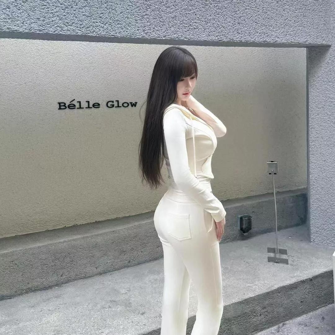 月下轻抚琴，幽香入梦来。古典抚琴 轻抚琴 抚琴景 抚琴仙子 月下抚琴图 抚琴仙韵