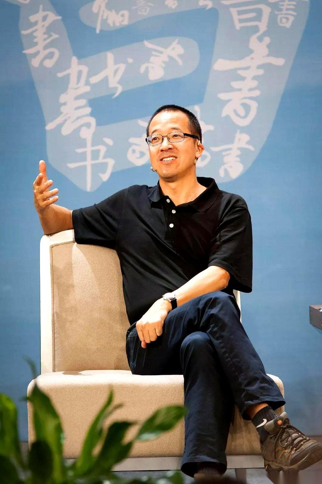 俞敏洪一句话，戳到了太多人的肺管子。
他说，当年北大那些最扎眼的漂亮姑娘，被男生