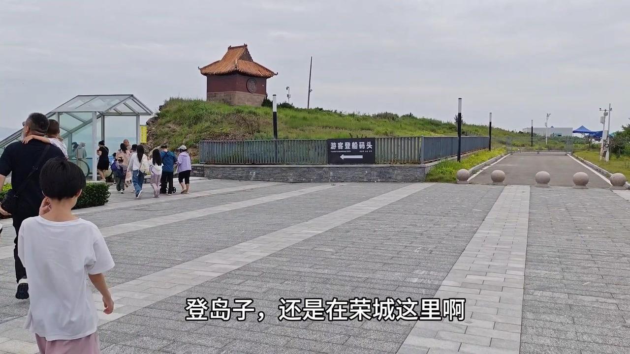 登岛途中累到不行，却在喂海鸥时被治愈了。本来觉得这两处岛子没什么好玩的，折腾了两