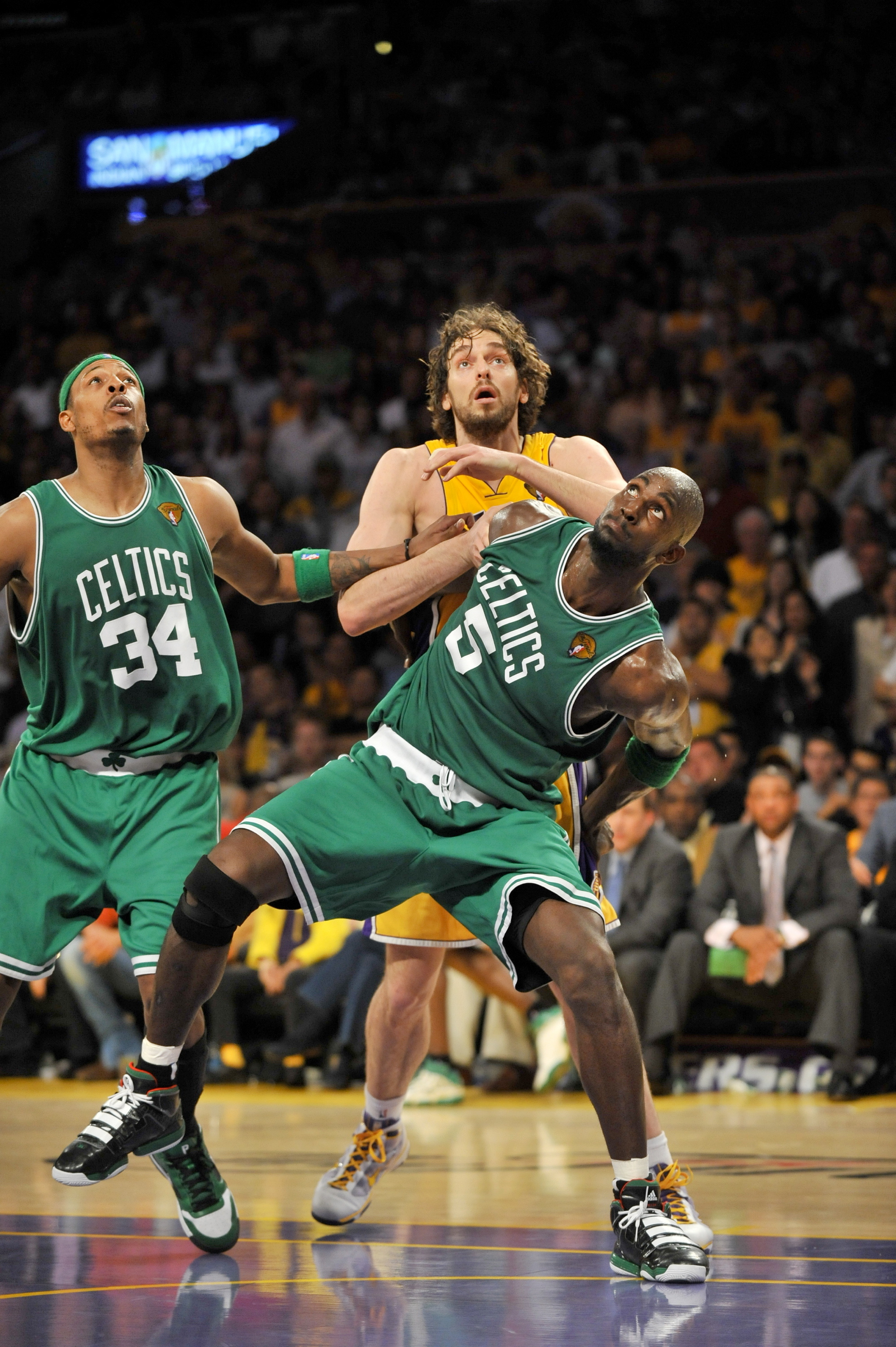 NBA 請給圖片配文字