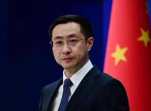 大反转！两名中国公民远赴乌克兰战场为俄军作战，被乌方关押整整一年，中国外交部终于