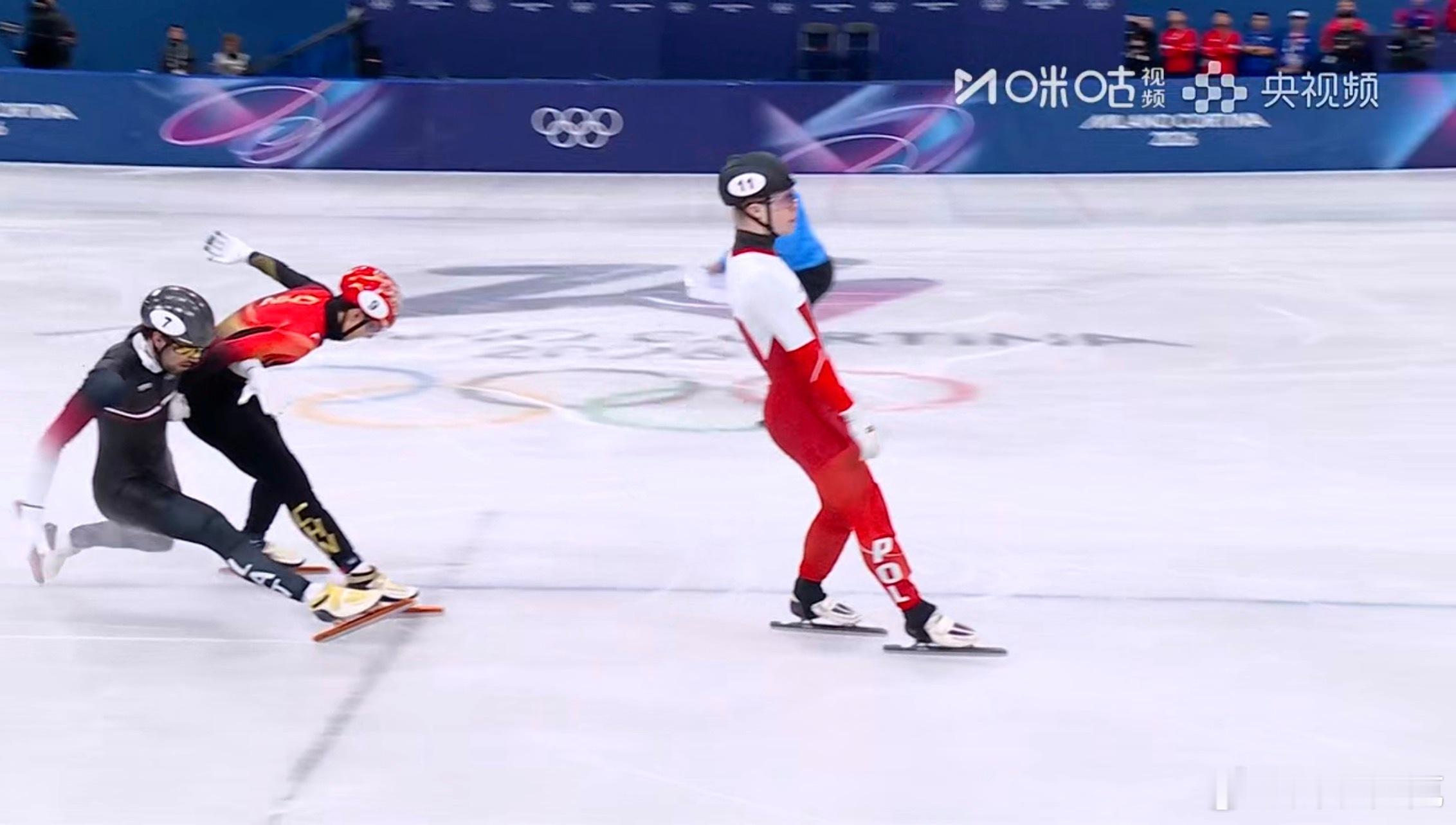 孙龙这个更惊险还让人来了一个币兜…… 另外，这个美国选手是个韩裔，对不起，我双标