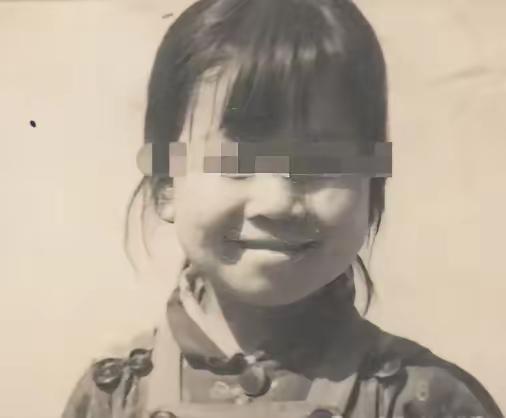 1990年，陕西一个13岁的小姑娘，用农药害死了亲生父母与9岁的弟弟，警察到达的