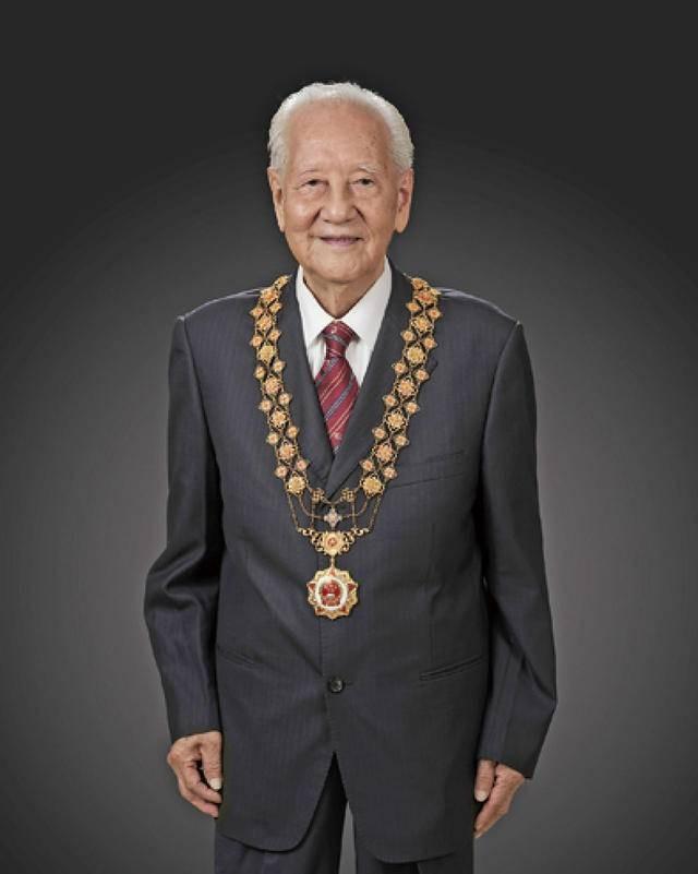 1988年，“中国核潜艇之父”黄旭华，趁着去南海做深浅实验“顺道”回了趟家，当9