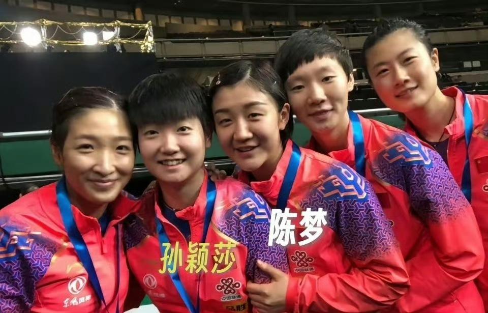 有球迷发现，全运会结束后，接代言多了的，不是孙颖莎，也不是王曼昱，而是陈梦。
