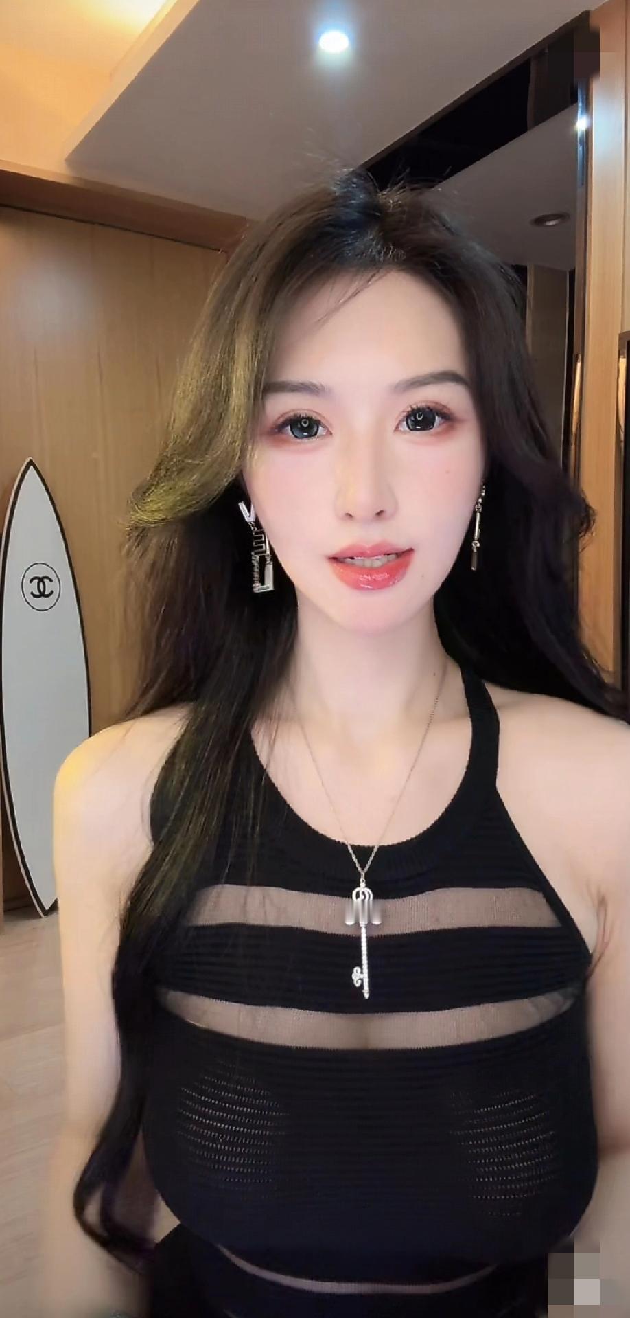 有颜值有身材，太美了颜值健身女孩 高颜质女神 美女 御姐