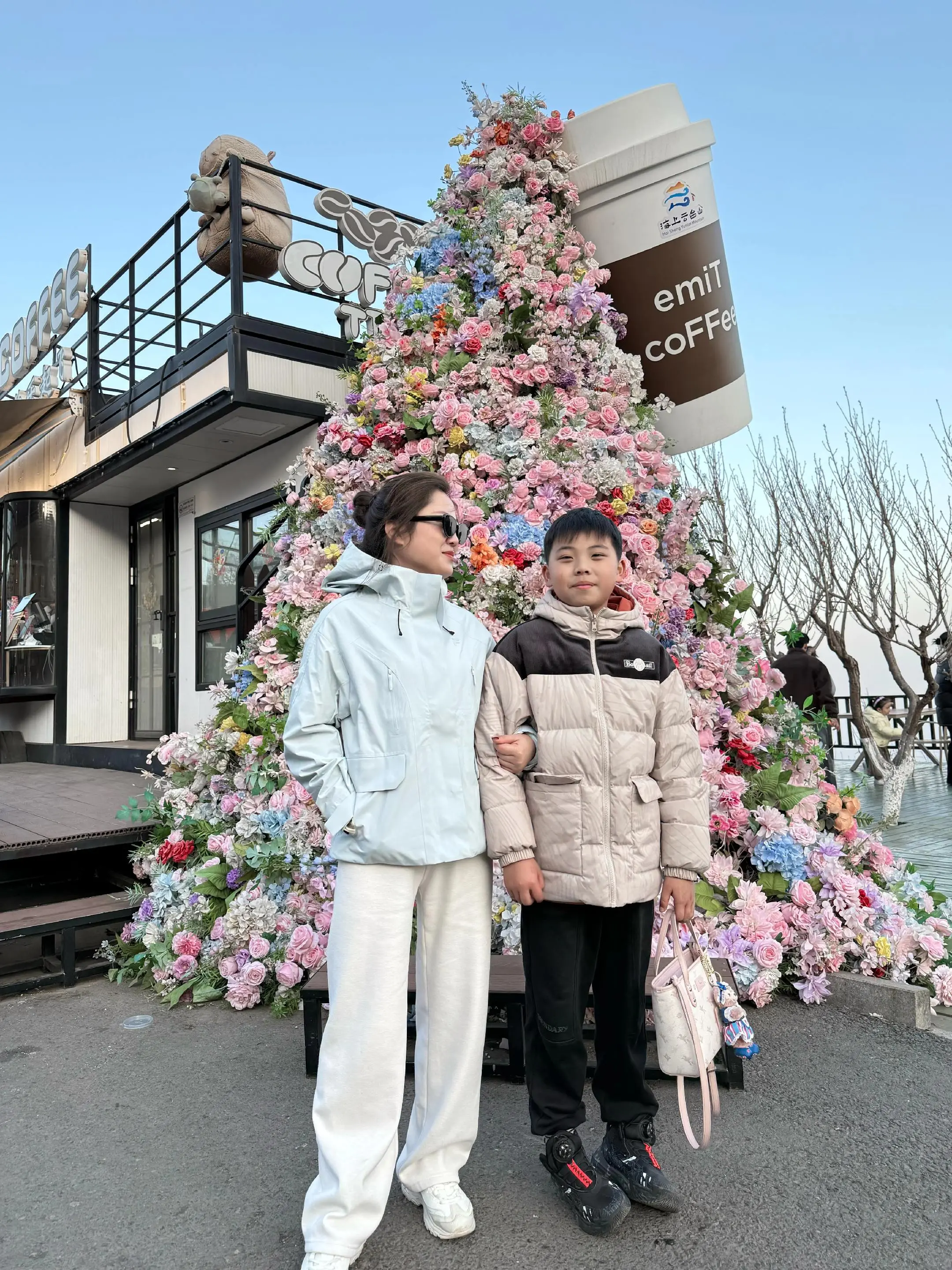 春会来 事会顺  人会好 花会开 风会暖 路会平 运会旺 福会来